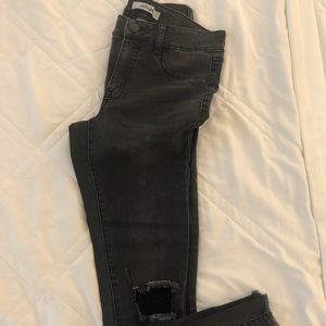 Refuge size2 ripped black jeans